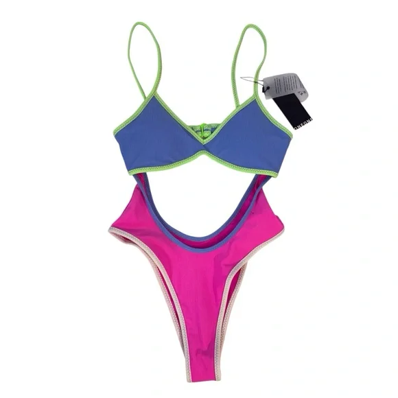 One One NWT Size Medium Colorblock One Piece Bathing Suit Beach Vacation - Picture 2 of 8